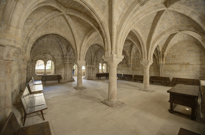 Vista desde el ángulo sureste de la sala capitular del monasterio de la Espina